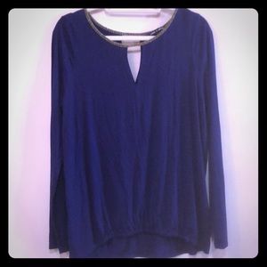 Cable & Gauge Navy blue Gold trim blouse NWOT